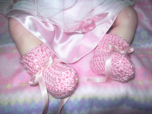 No-Sew Eight-Row Baby Booties
