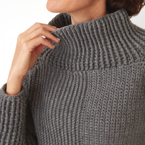 The Roll Neck Sweater is the perfect elegant piece to wear to a family Christmas party, or for a walk in the autumnal breeze. #crochetsweater #crochetpullover #crochetlove #crochetaddict