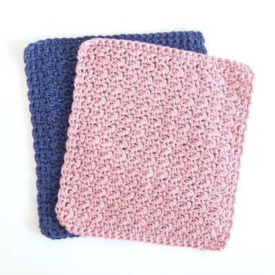 This washcloth set is perfect for pampering - they’re stitched up using a beautiful lemon peel stitch. #crochetwashcloth #crochetpattern #crochetaddict #crochetlove