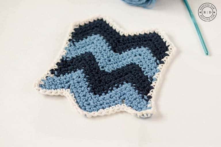 Chevron Crochet Dishcloth - Crochet dishcloth patterns are fun to work up and faster than any others. #EasyCrochetDishclothPatterns #crochetpatterns #dishclothpatterns #crochetaddict