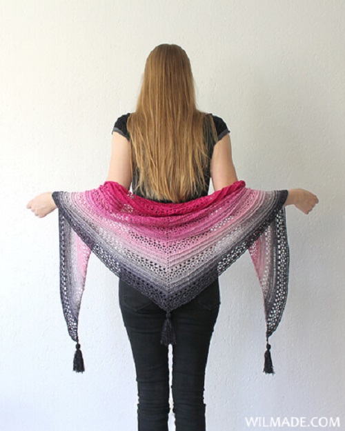 This is Me Shawl - This list has 20 free crochet shawl patterns, each unique and suitable for any occasion. These are the best shawl patterns out there. #CrochetShawlPatterns #CrochetShawl #FreeCrochetPatterns