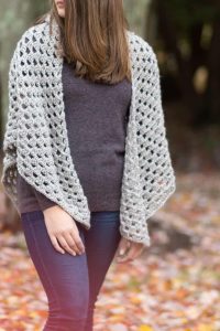 Free Crochet Shawl Granny - No matter what you’re looking for these crochet shawl patterns will allow you to learn, grow and express yourself! #crochetshawlpatterns #crochetpatterns #freecrochetpatterns