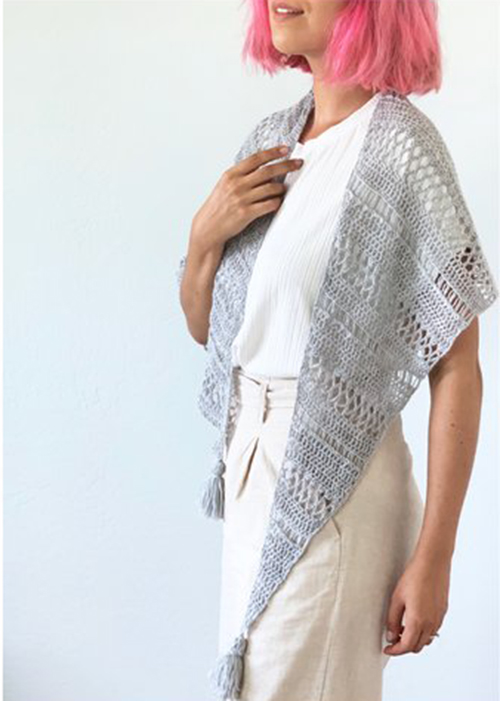 Stormy Sky Shawl - No matter what you’re looking for these crochet shawl patterns will allow you to learn, grow and express yourself! #crochetshawlpatterns #crochetpatterns #freecrochetpatterns