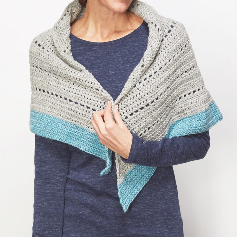 Winter Shawl - No matter what you’re looking for these crochet shawl patterns will allow you to learn, grow and express yourself! #crochetshawlpatterns #crochetpatterns #freecrochetpatterns